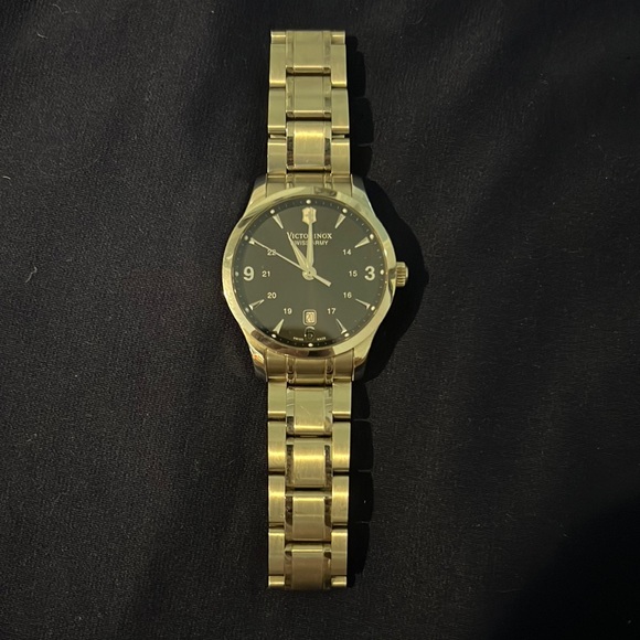 Victorinox Swiss Army Watch - Picture 2 of 5